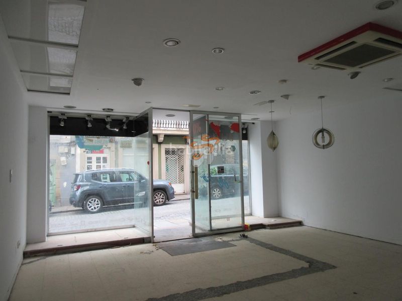 Foto f42805a7-1dce-423f-a3ca-7533b8bedd8a. Local comercial a Centro Ferrol