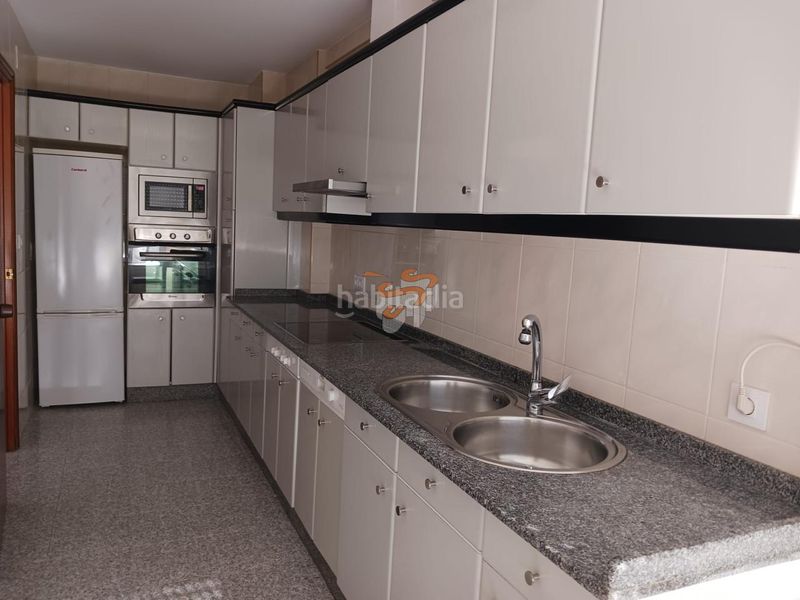 Foto 6170e72f-4de3-4508-97f3-392cf8888c86. Apartament amb calefacció a Caranza Ferrol