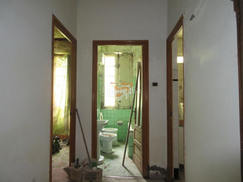 Foto fbf6e05d-95fa-4cd1-b82d-b993a53838d2. Casa amb aparcament a A Malata - Catabois - Ciudad Jardín Ferrol