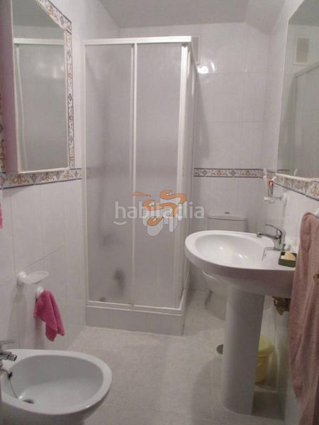 Foto f1e6e0cd-80b4-402c-ac31-400c68c3a09f. Casa amb calefacció aparcament a A Malata - Catabois - Ciudad Jardín Ferrol