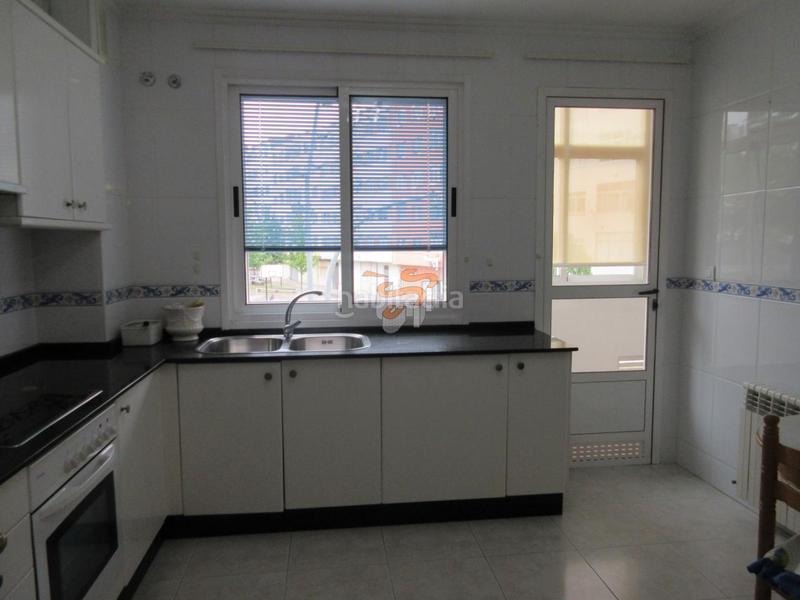 Foto 5b09e973-49c8-4dea-b725-d4af6657040c. Flat with heating parking in Zona Ultramar Ferrol