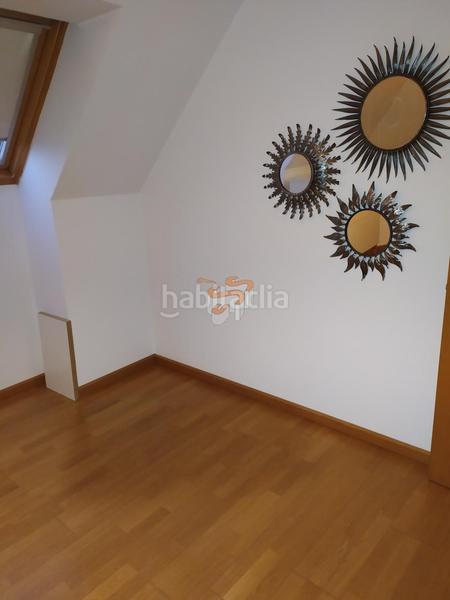 Foto 703f536d-084b-470d-b6a3-133eec450d75. Dúplex amb calefacció aparcament a A Gándara Narón