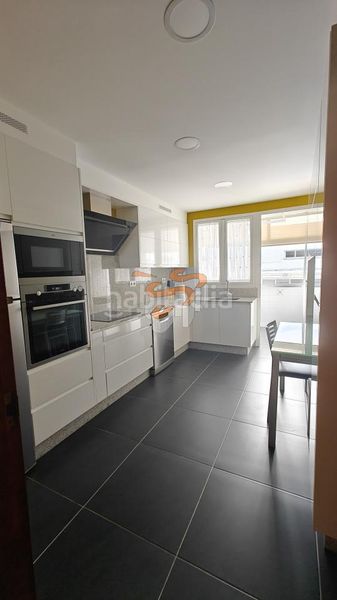 Foto 1fe4afd4-db47-4cf6-af86-b87972391e80. Rent flat with heating parking in Plaza de España Ferrol