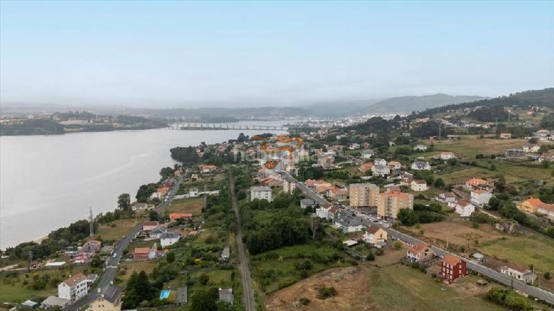 Foto 85e3b29f-3963-4e45-8d8a-eae95681c253. Edificio in Fene