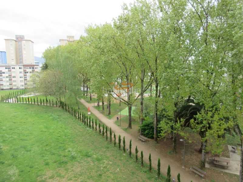 Foto 780cc56e-a9aa-40fc-858b-068f39beb4e3. Piso en Caranza Ferrol