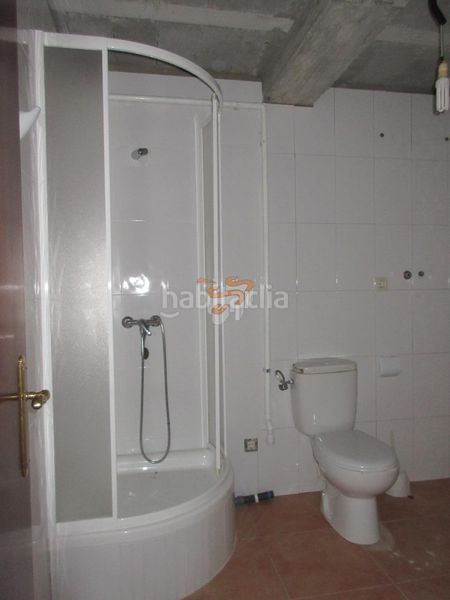 Foto f32a5777-0e11-400c-b2b8-413ec507f9f5. Local comercial a Moeche