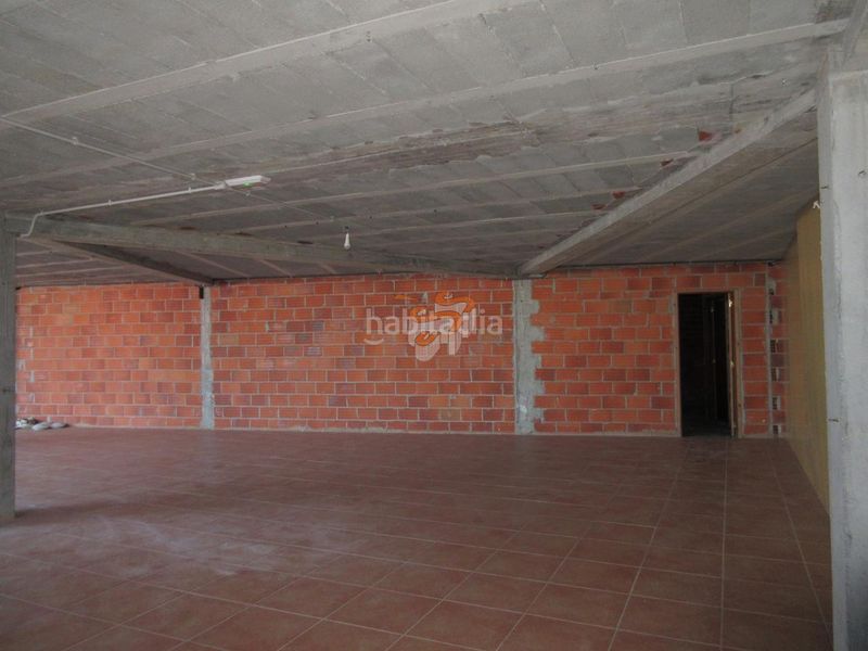 Foto f6dff2ed-3c96-40e8-95b9-dd9fe8b36f2e. Local comercial a Moeche
