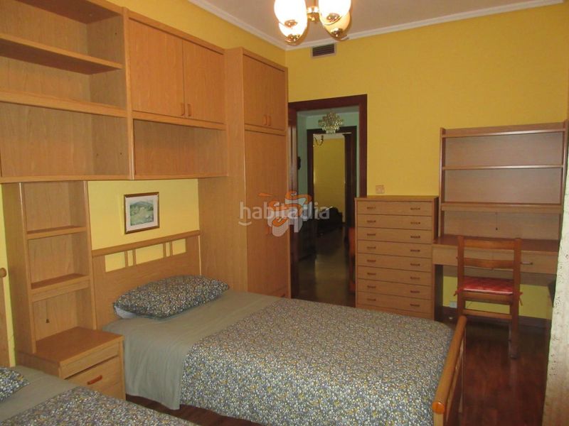 Foto f9aff5f2-a52b-42c2-b801-18225cc77a3d. Piso en Caranza Ferrol