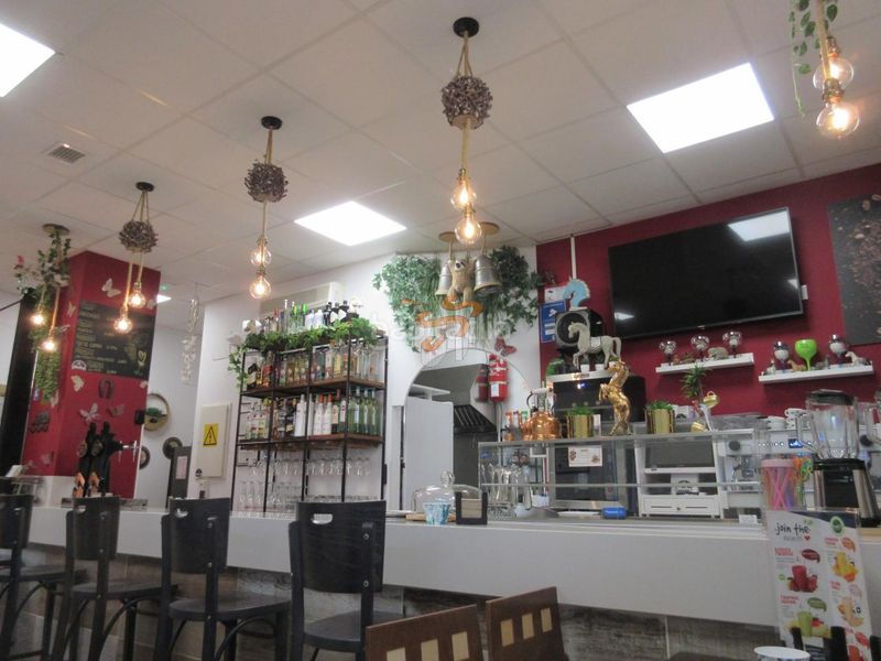 Foto 123939f0-924a-429b-adde-6f8b6379e2c8. Local comercial a Porta Nova Ferrol