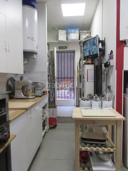 Foto aa1a79a5-5209-472f-a05a-5b11c39a8ab1. Local comercial a Porta Nova Ferrol