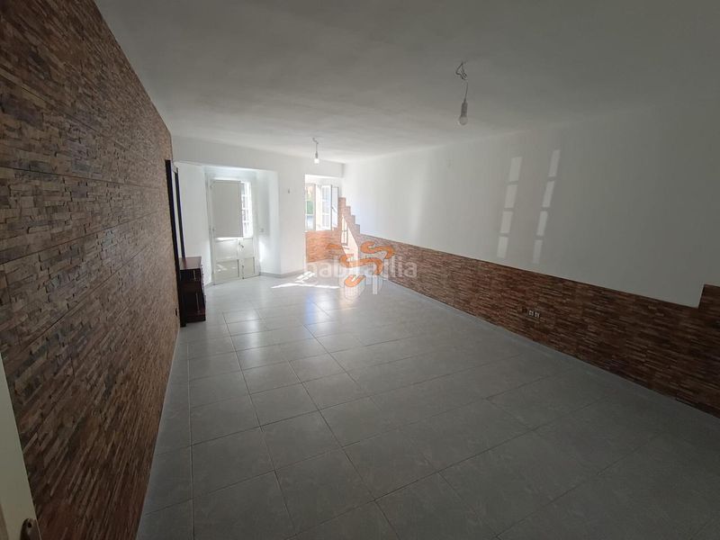 Foto 8aef2ab4-a2f8-482c-9967-9cdfc866bdfc. Casa amb aparcament a Fene