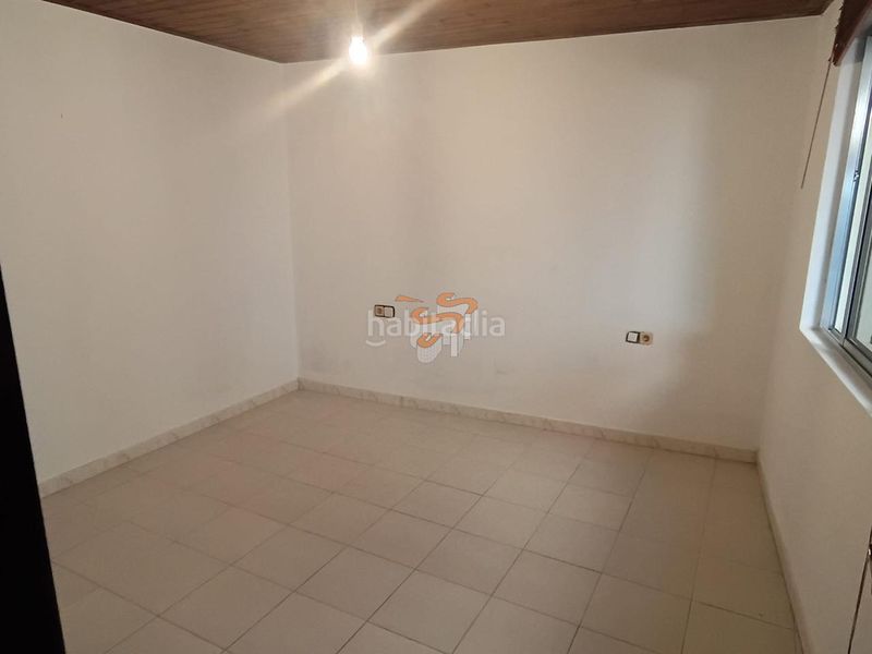 Foto c81d035a-9d1a-4cd7-9051-065e959d5387. Casa amb aparcament a Fene