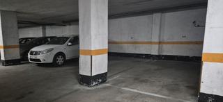 Aparcament cotxe  Calle clavellinas. Magnífica plaza de aparcamiento para coche y moto