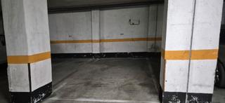 Aparcament cotxe  Calle clavellinas. Magnífica plaza de aparcamiento para coche y moto