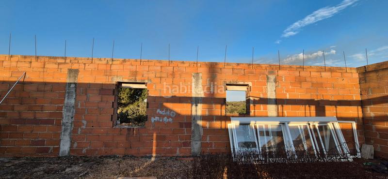 Foto b772c780-e1bb-4f75-865e-0a913cc88142. Chalet mit parking in Dehesilla de Calamón - Campomanes Badajoz