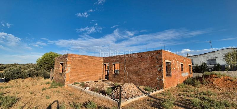 Foto f4fb38bf-777b-4def-b416-c2ed759ebc28. Chalet mit parking in Dehesilla de Calamón - Campomanes Badajoz