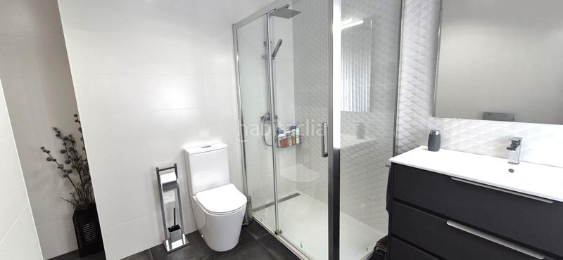 Foto 3782f3e1-b50c-4738-b901-ed35e761f1ed. Casa adossada amb xemeneia calefacció aparcament a Badajoz