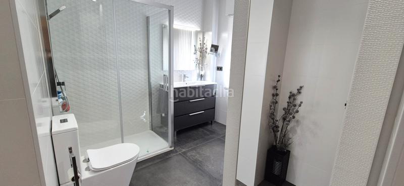 Foto c811ad7f-040c-4e48-9175-a1b3d5e601df. Casa adossada amb xemeneia calefacció aparcament a Badajoz