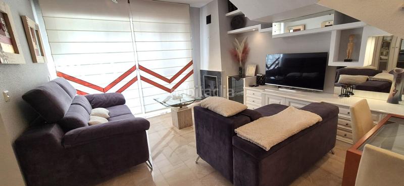 Foto dd66ac10-7a71-43b0-b897-401027e97bd4. Casa adossada amb xemeneia calefacció aparcament a Badajoz