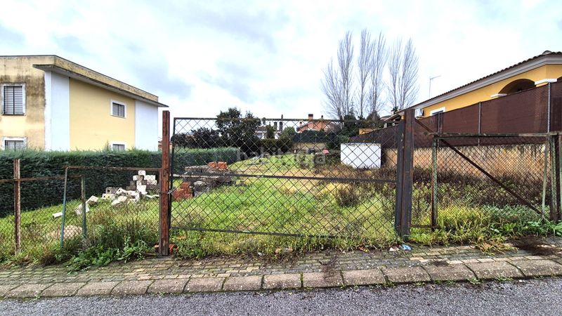 Foto f9d11a4e-3ec8-4f0e-a153-e8285e261884. Terreny residencial a Las Vaguadas Badajoz