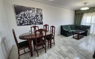 Location Appartement  Calle jacobo rodríguez pereira. Magnífico piso en alquiler u en muy buena zona.