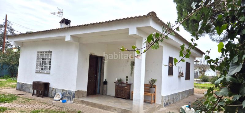 Foto 5403bfce-7eca-4ed5-b871-e19440d79a9e. Xalet amb xemeneia calefacció aparcament piscina a Badajoz