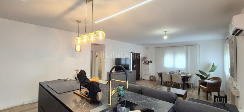 Foto c5878984-676e-4734-b2ad-976ef53417af. Xalet amb xemeneia calefacció aparcament piscina a Badajoz