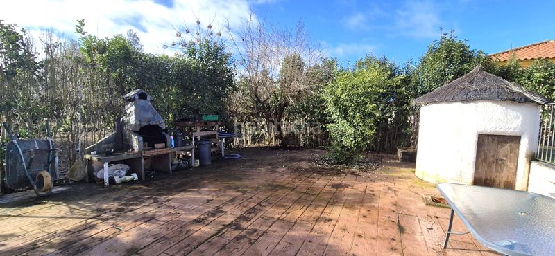 Foto 8a70616b-fcda-4903-9cba-d07271a3b518. Xalet amb xemeneia calefacció aparcament piscina a Badajoz