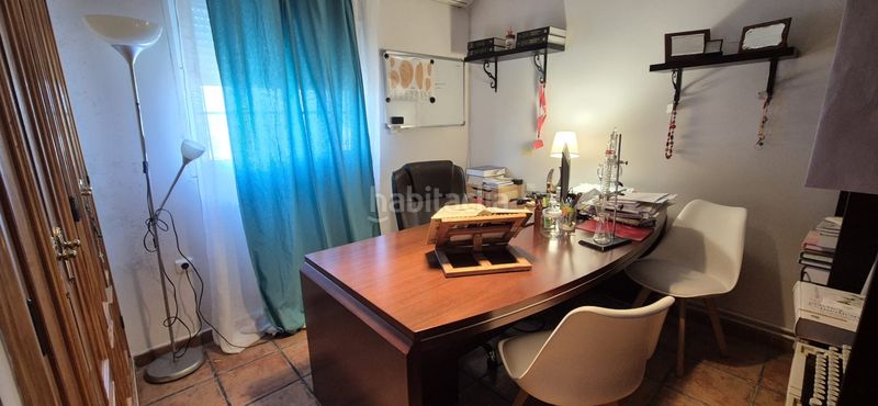 Foto b71ed0de-89d0-4a71-93cc-17d9f23906f0. Xalet amb xemeneia calefacció aparcament piscina a Badajoz