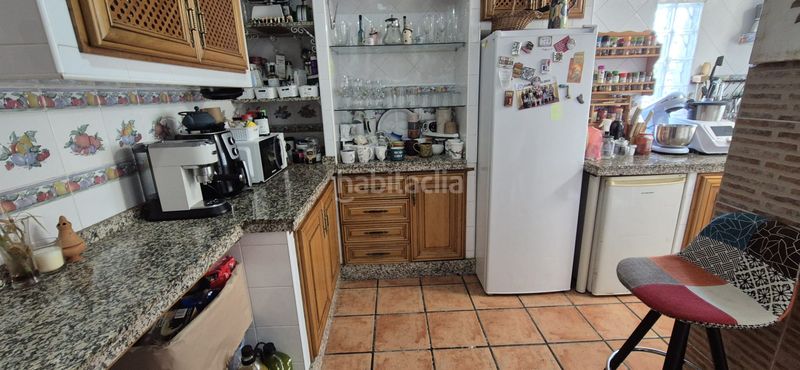 Foto c87ca953-5f45-499c-b9f1-95d1dcf81cc5. Xalet amb xemeneia calefacció aparcament piscina a Badajoz