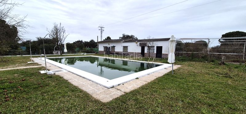 Foto f5769023-f71e-4aaf-84b0-ec1b06ebc287. Xalet amb xemeneia calefacció aparcament piscina a Badajoz