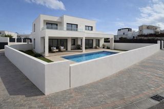 Wohngrundstück  Calle leonor lopez de ayala. Magnífica parcela en urbanización cerrada