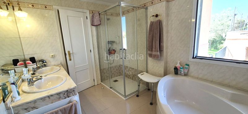 Foto 0aa33441-8452-4160-a4f4-4c2fc660e1d3. Xalet amb xemeneia calefacció aparcament piscina a Badajoz