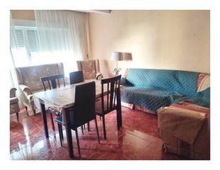Lloguer Pis  Avenida juan pereda pila. Habitación en piso céntrico estudiantes chicos