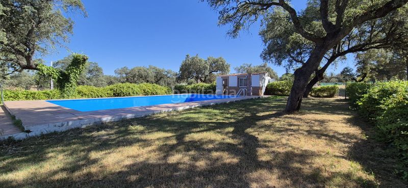 Foto f47faea9-aa80-4bb8-831e-c0a4ca751f9d. Xalet amb aparcament piscina a Las Vaguadas Badajoz