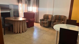 Rent Flat  Calle manuel saldaña. Alquiler una habitación