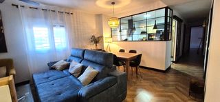 Rent Flat  Calle antonio álvarez. Alquiler habitación para chicas estudiantes, zona centro.