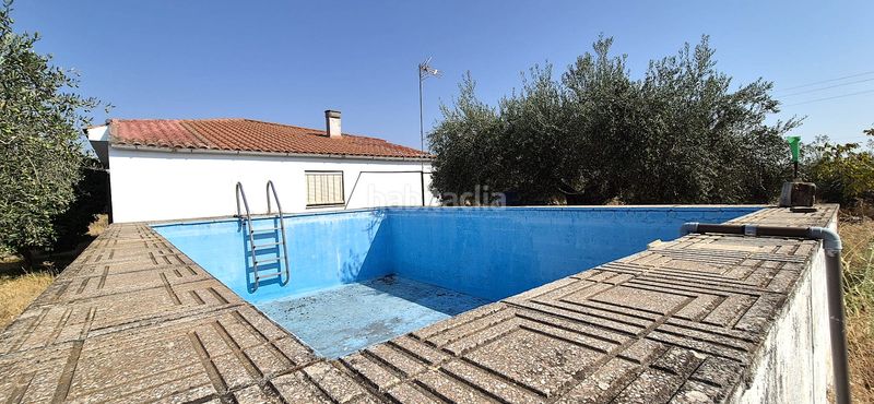 Foto f19434fd-4206-4481-a01e-181df2346c09. Xalet amb aparcament piscina a Las Vaguadas Badajoz