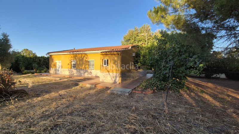Foto 176507d2-a791-4cd9-abb3-f207209a442a. Chalet with fireplace parking in Dehesilla de Calamón - Campomanes Badajoz