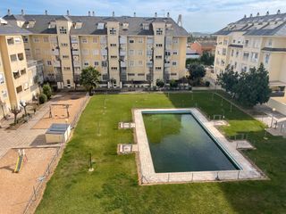 Zweistckige Wohnung  Calle julio cienfuegos linares. Dplex con 3 habitaciones con ascensor, calefaccin y aire acond
