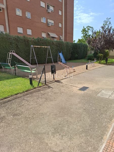 Foto 1315cd7e-99ac-480a-997a-e5cd850846d3. Pis amb calefacció aparcament piscina a Avenida Elvas Badajoz