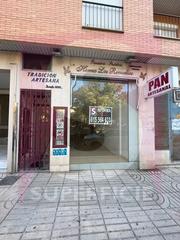 Local Comercial en Calle del Maestro