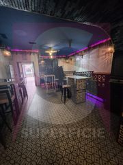 Lloguer Local Comercial  Avenida sinforiano madroñero. Alquiler de local comercial adaptado a pub en  en primera línea