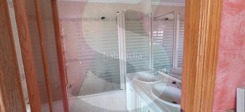 Foto 8898bf5a-e347-4bf9-a753-495b22a6b23c. Casa adossada amb calefacció aparcament a Avenida Elvas Badajoz