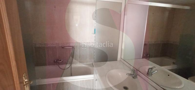 Foto ed1c8b93-f324-49e3-81ff-ae371b1cfc2c. Casa adossada amb calefacció aparcament a Avenida Elvas Badajoz