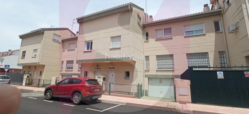 Foto fadea7dc-7dd0-417a-9b61-5bf8a68b7f41. Casa adossada amb calefacció aparcament a Avenida Elvas Badajoz