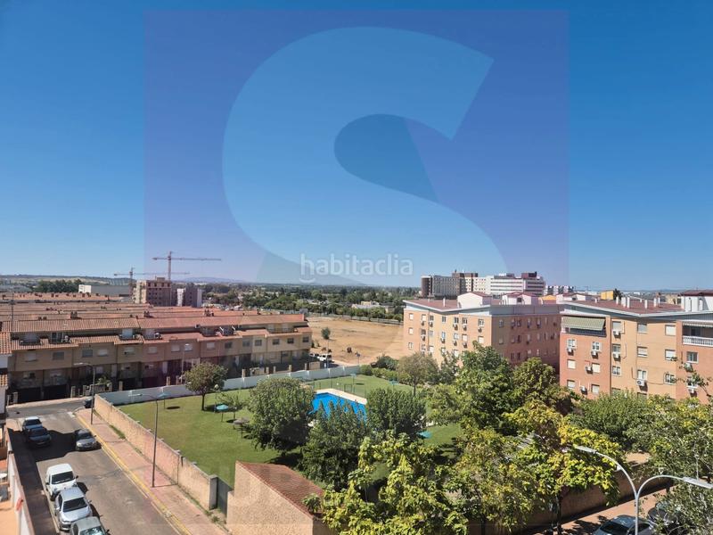Foto 3c6b70ac-fe99-452c-8e89-647959648991. Àtic amb aparcament a Avenida Elvas Badajoz