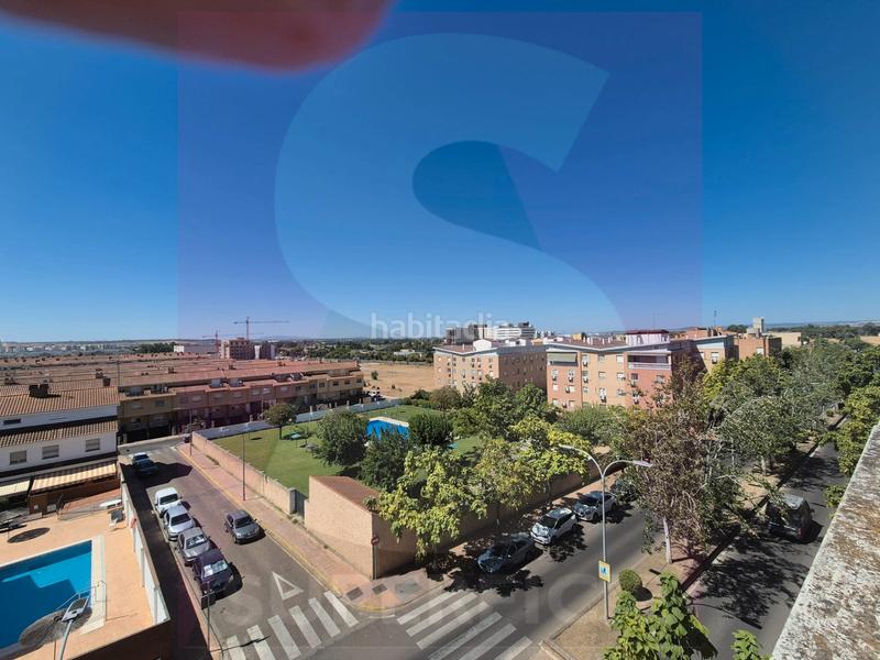 Foto 48c1cdbe-a37e-4e19-acc8-34e0824a59f8. Àtic amb aparcament a Avenida Elvas Badajoz