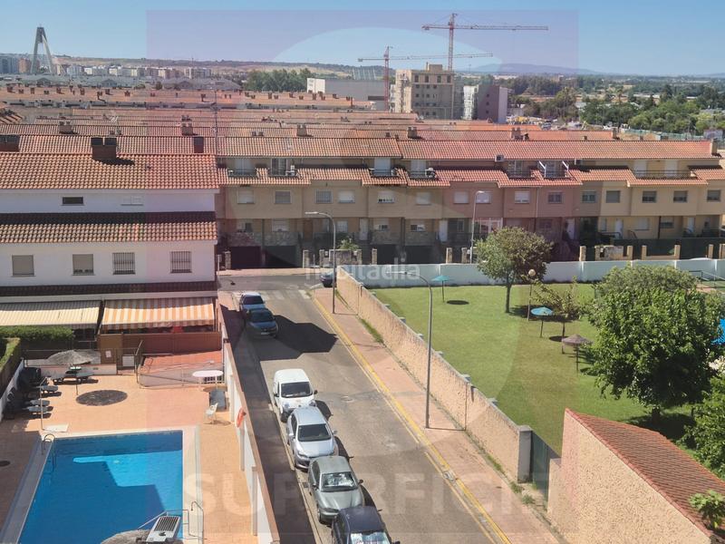 Foto 5026c835-059a-45fd-9ced-6b99d89ff693. Àtic amb aparcament a Avenida Elvas Badajoz