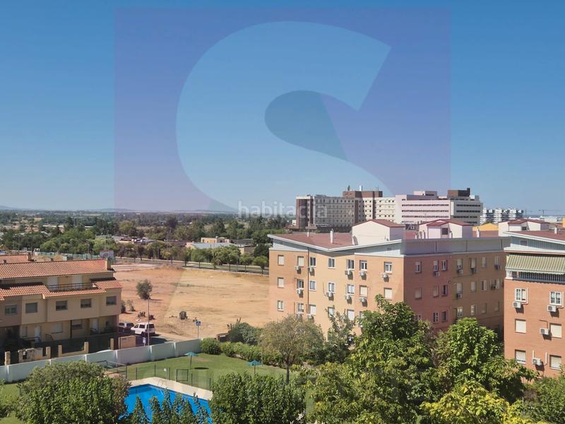 Foto a6217aa6-9d4b-4b99-b4ce-c11f8f65bdb5. Àtic amb aparcament a Avenida Elvas Badajoz
